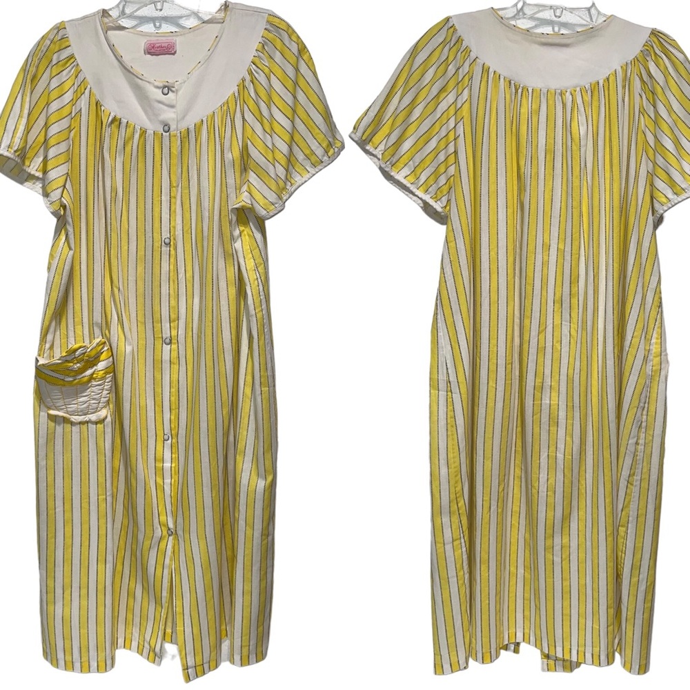 Vintage 80s Yellow Stripped Midi Snap Button Nightgown Size Large